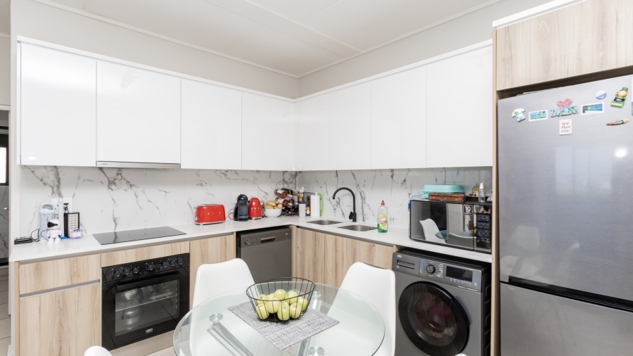 To Let 2 Bedroom Property for Rent in Sandown Western Cape